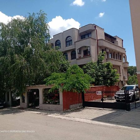 Dvete Brezi Hotel Burgas ภายนอก รูปภาพ