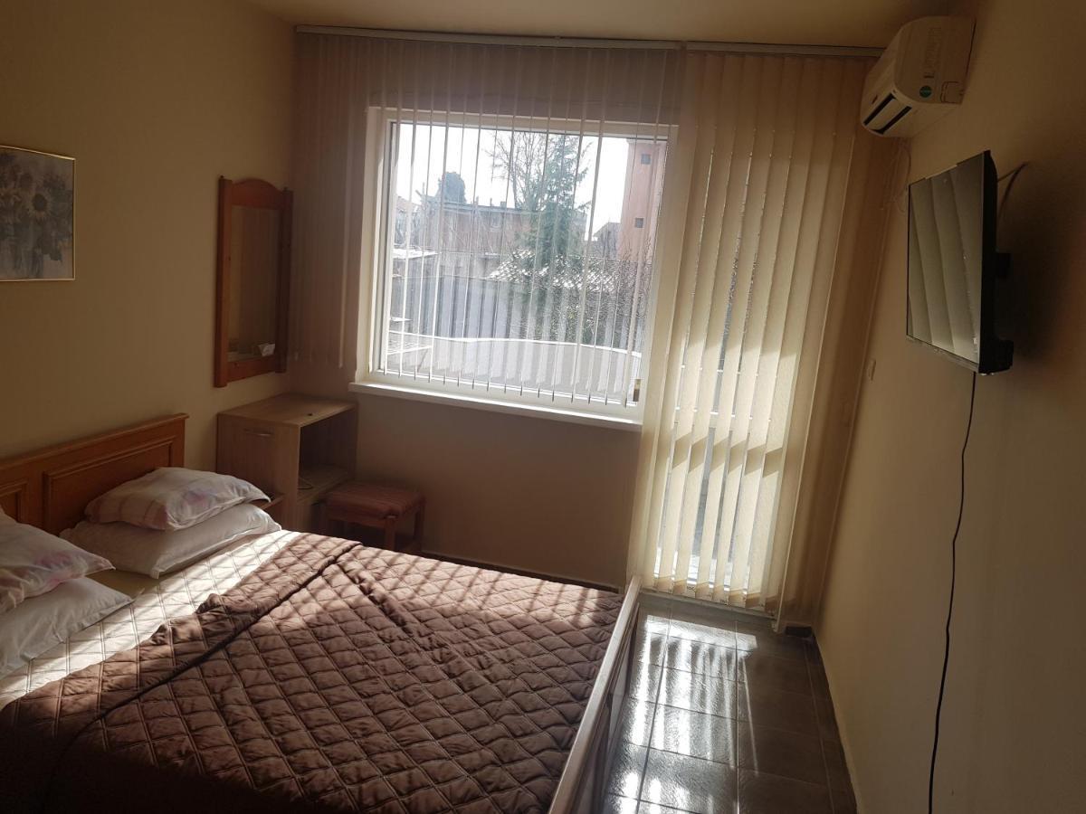 Dvete Brezi Hotel Burgas ภายนอก รูปภาพ