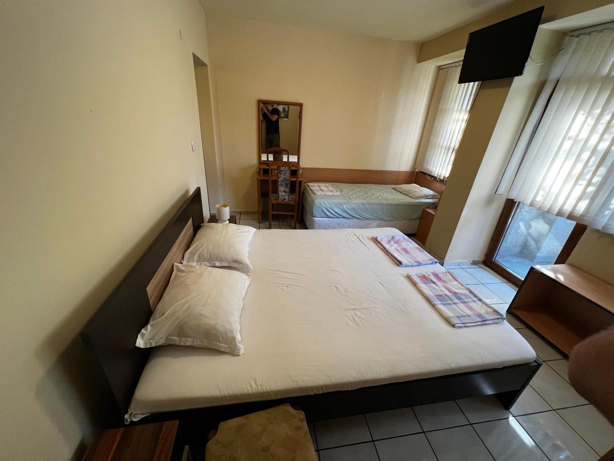 Dvete Brezi Hotel Burgas ภายนอก รูปภาพ