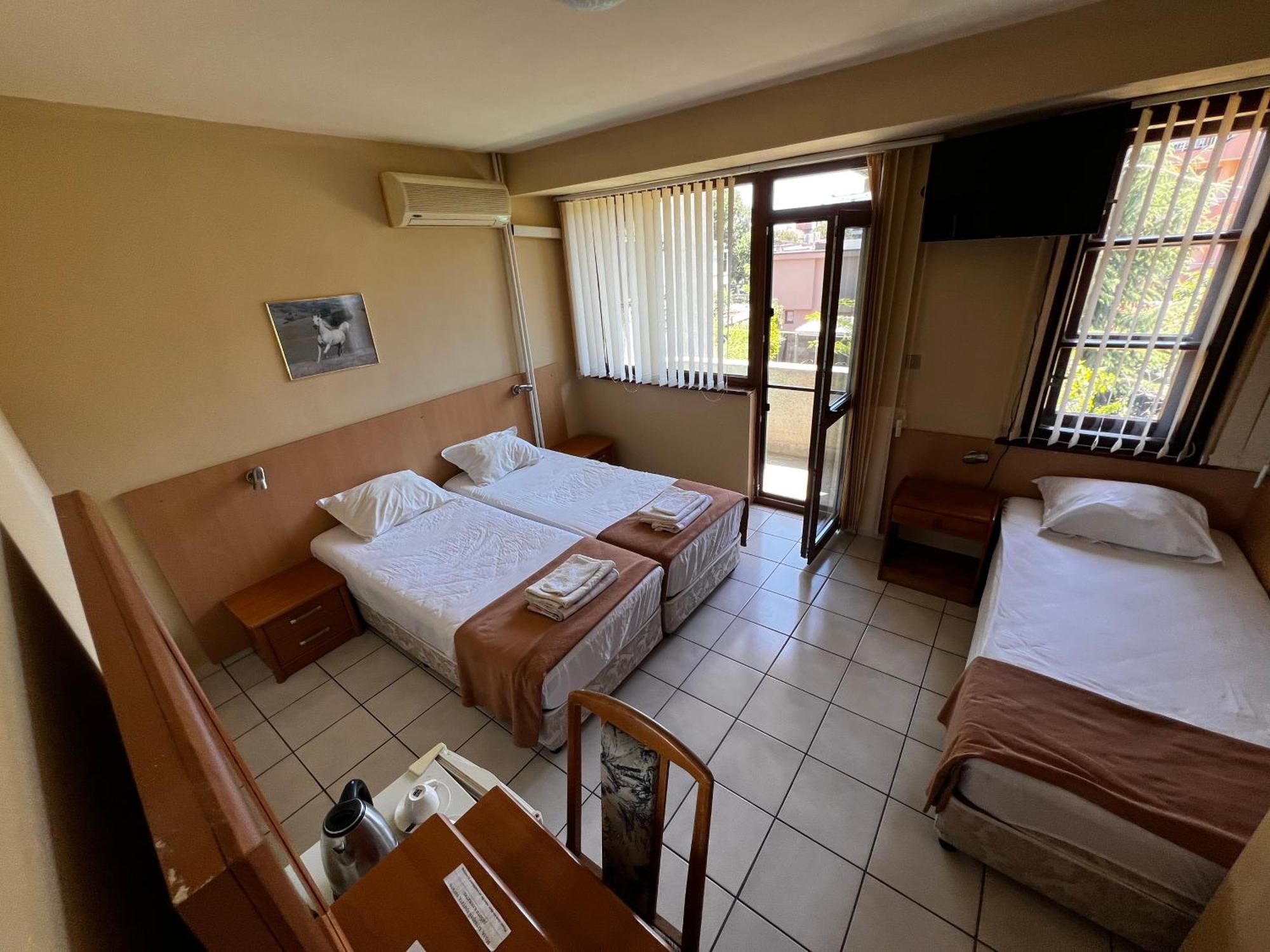 Dvete Brezi Hotel Burgas ภายนอก รูปภาพ